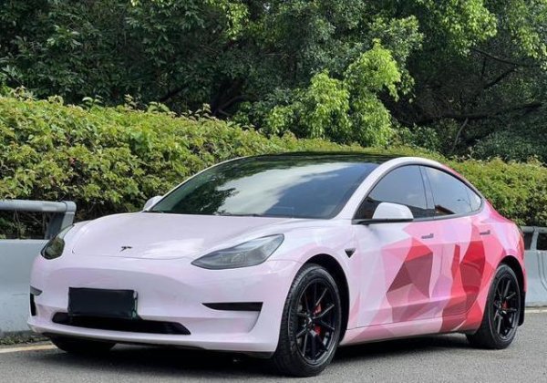 速盈配资 零百5秒6超快提速，21年Model 3仅6.9万公里，真能省钱？